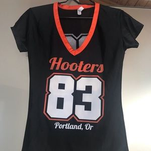 Hooters top. XS